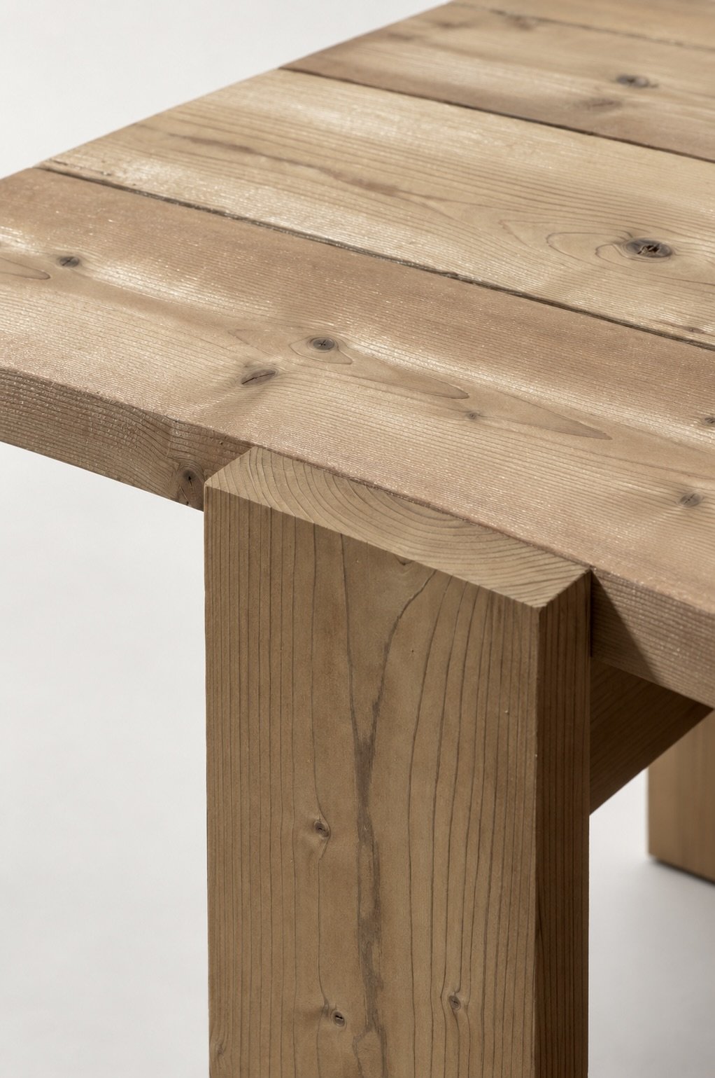 The grain and construction of Ant.Bench
