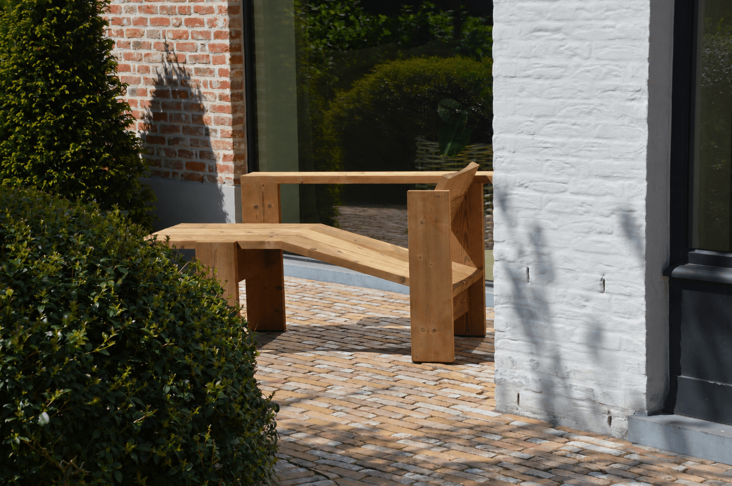 Ant.Lounge — detail and setting